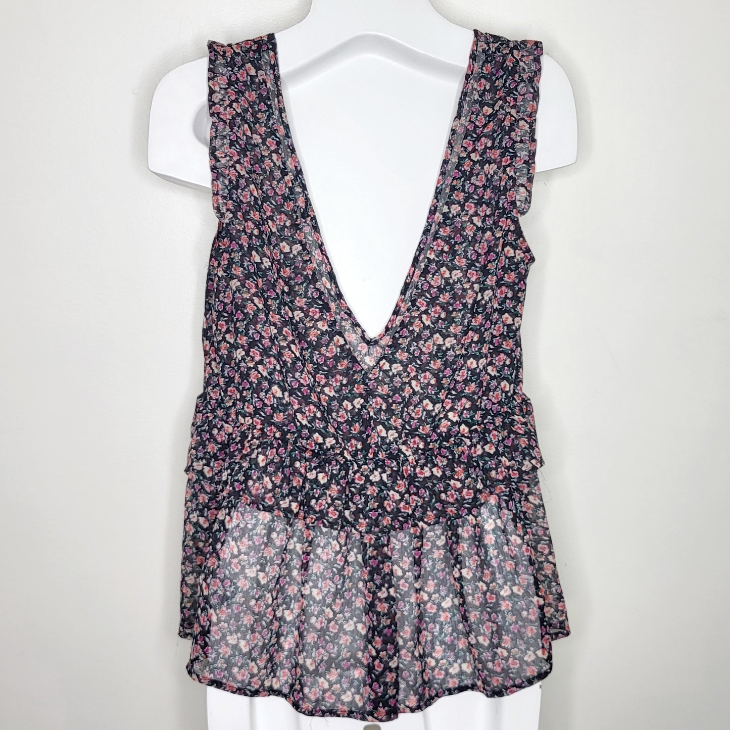 CHND2 - American Eagle Outifitters floral print sleeveless blouse, size medium, good condition