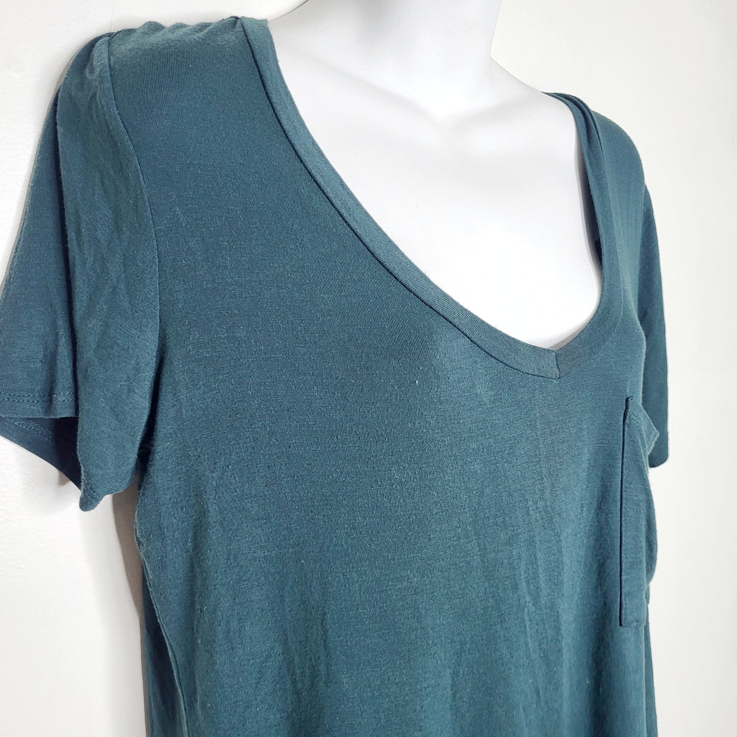 CHND2 - Bluenotes forest green swing t-shirt, size medium, slight wear