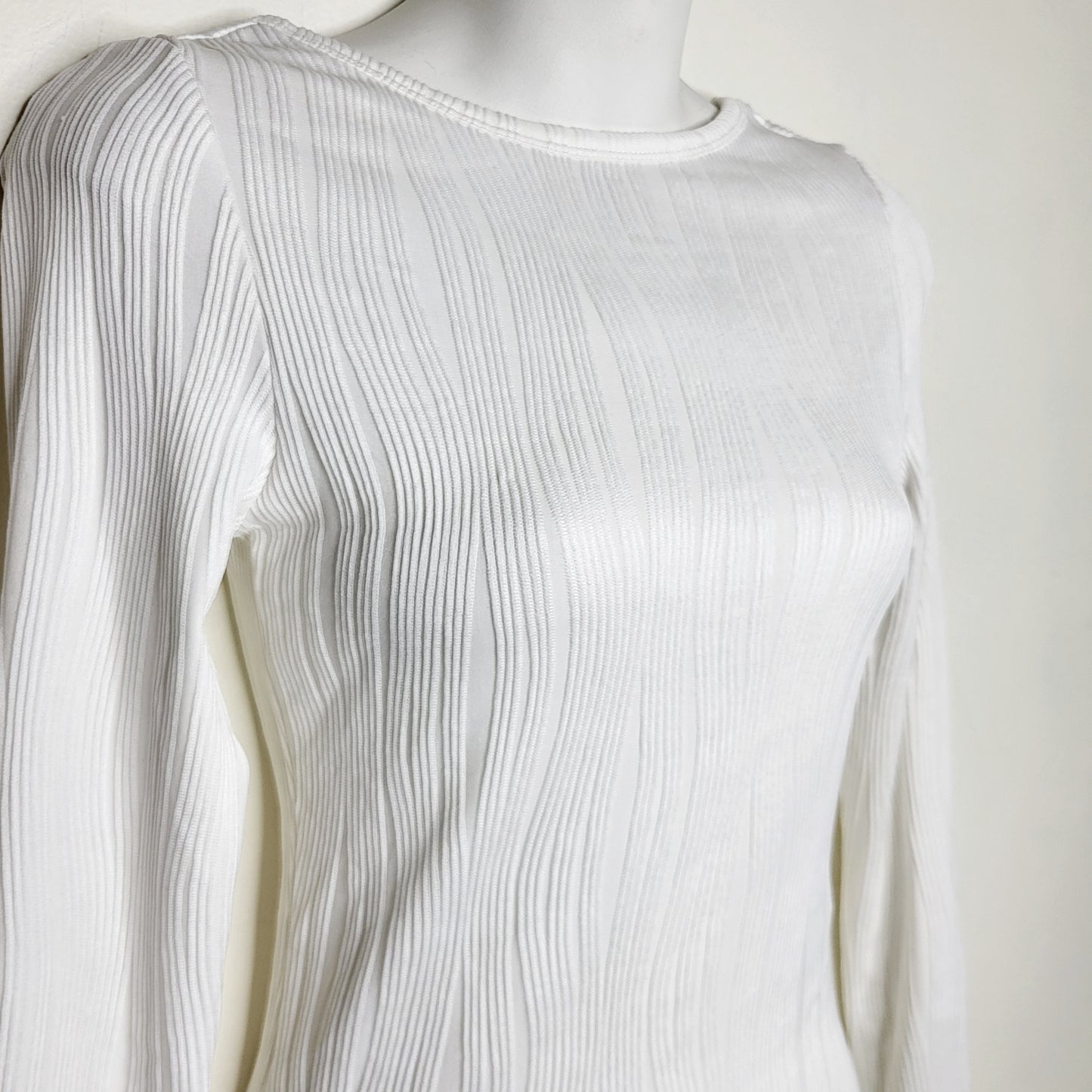 CHND2 - NEW - Dynamite white open back textured long sleeved top, size XS