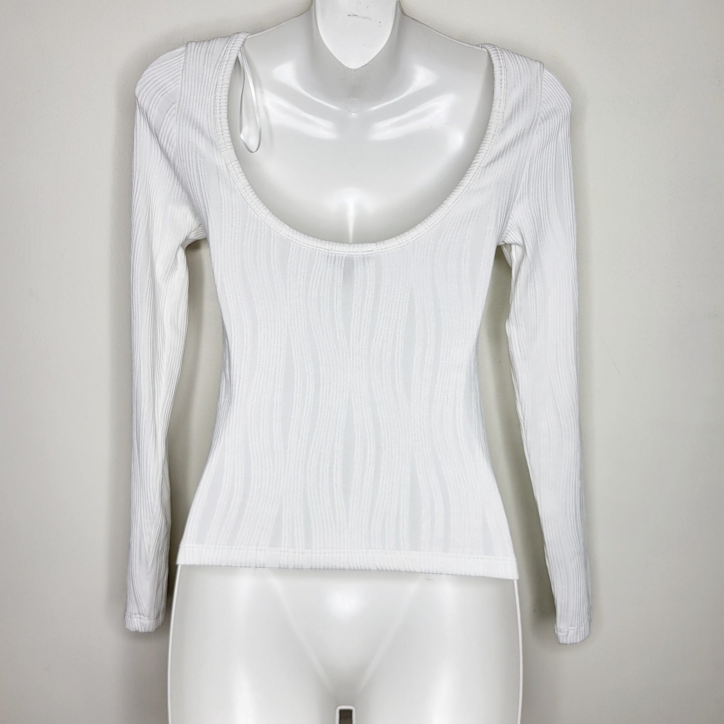 CHND2 - NEW - Dynamite white open back textured long sleeved top, size XS