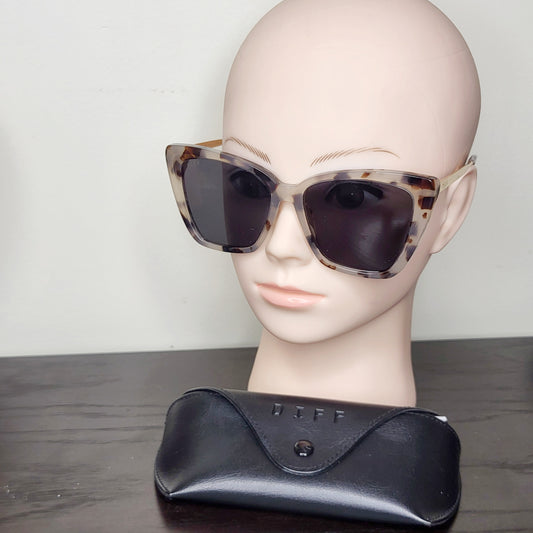 CHND22 - Diff Becky 2 polarized sunglasses, good condition