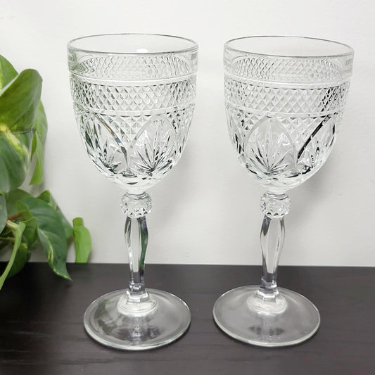 JKZ2 - Pair of French Knob Stem Crystal wine glasses, good condition - local pick up or delivery only