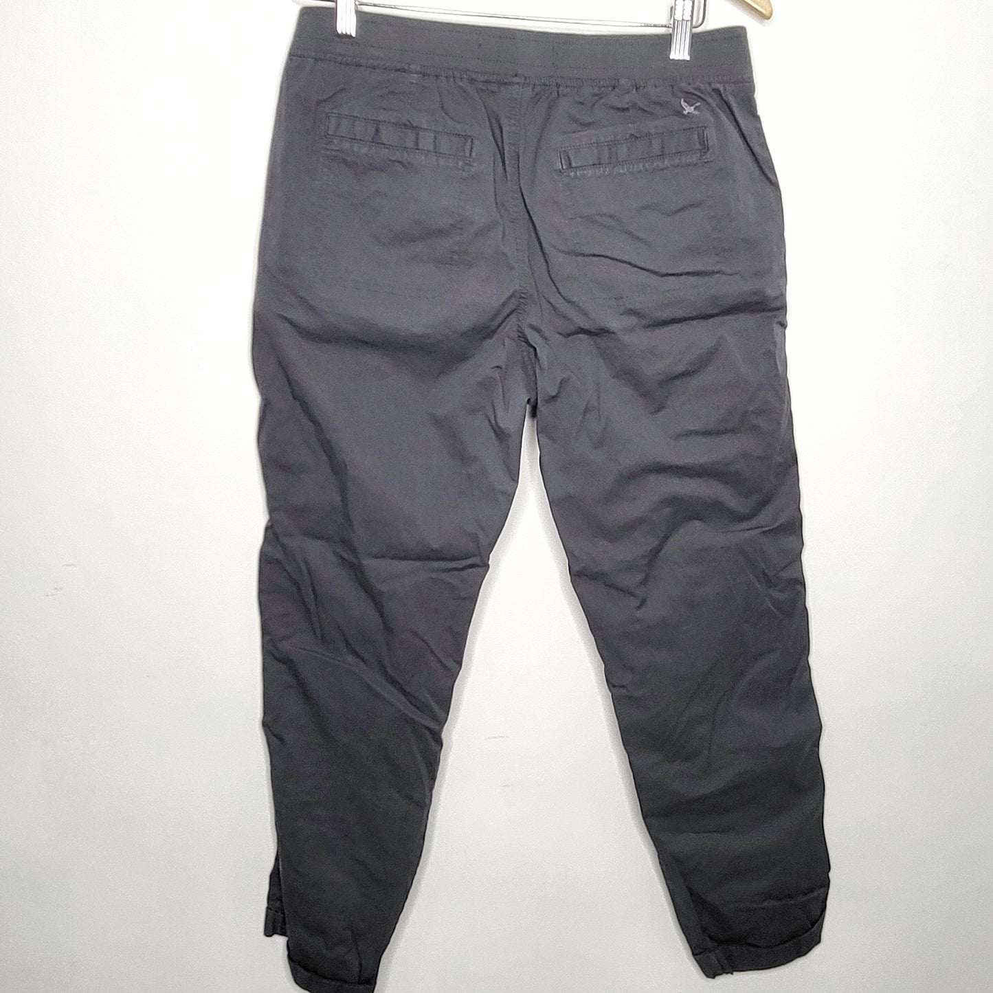 JBAB2 - Eddie Bauer grey cropped cargo pants, size 10, good condition
