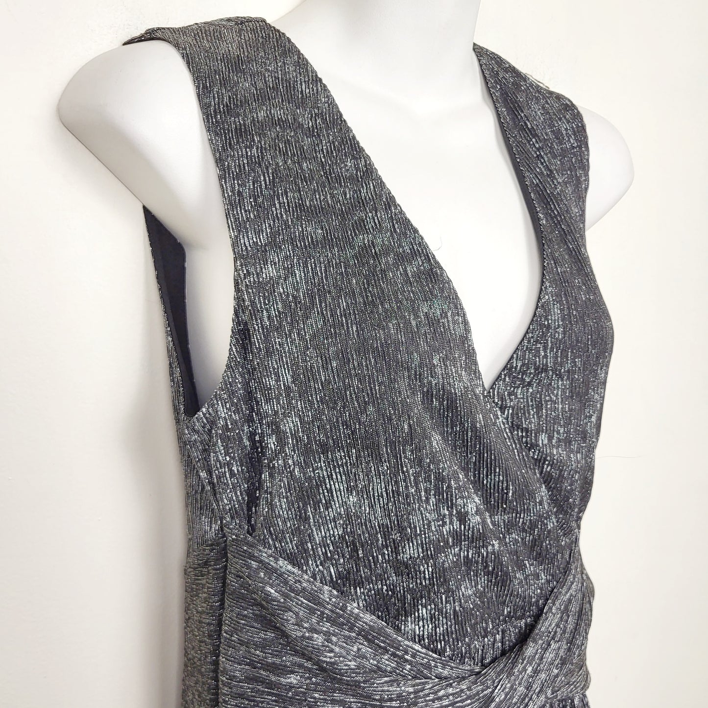 JKZ2 - DEX Women's Metallic Pleated V-Neck Mini Dress. Size small