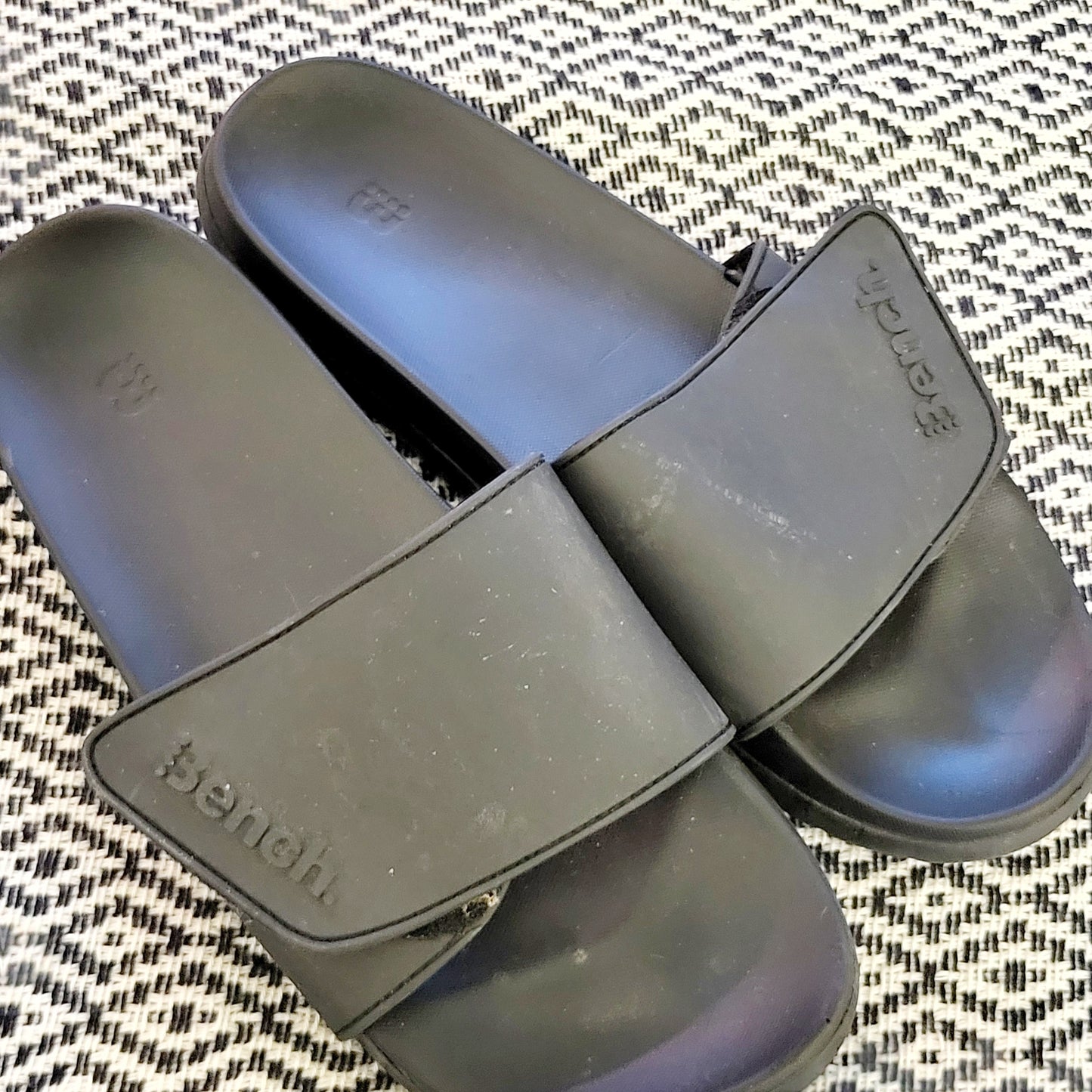 JKZ2 - Bench black slide sandals. Men's size 10
