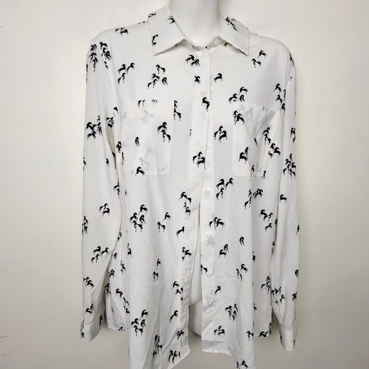 MHCK2 - RW and Co white button down blouse with horses. Size large 🍁