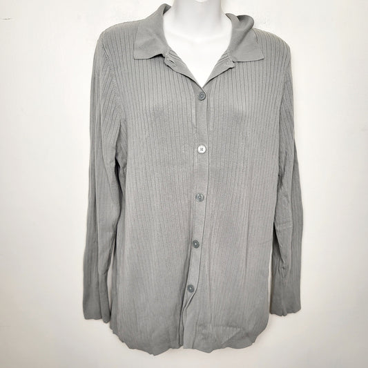 KLJ1 - RW and Co grey-green rib knit collared button down top. Size large