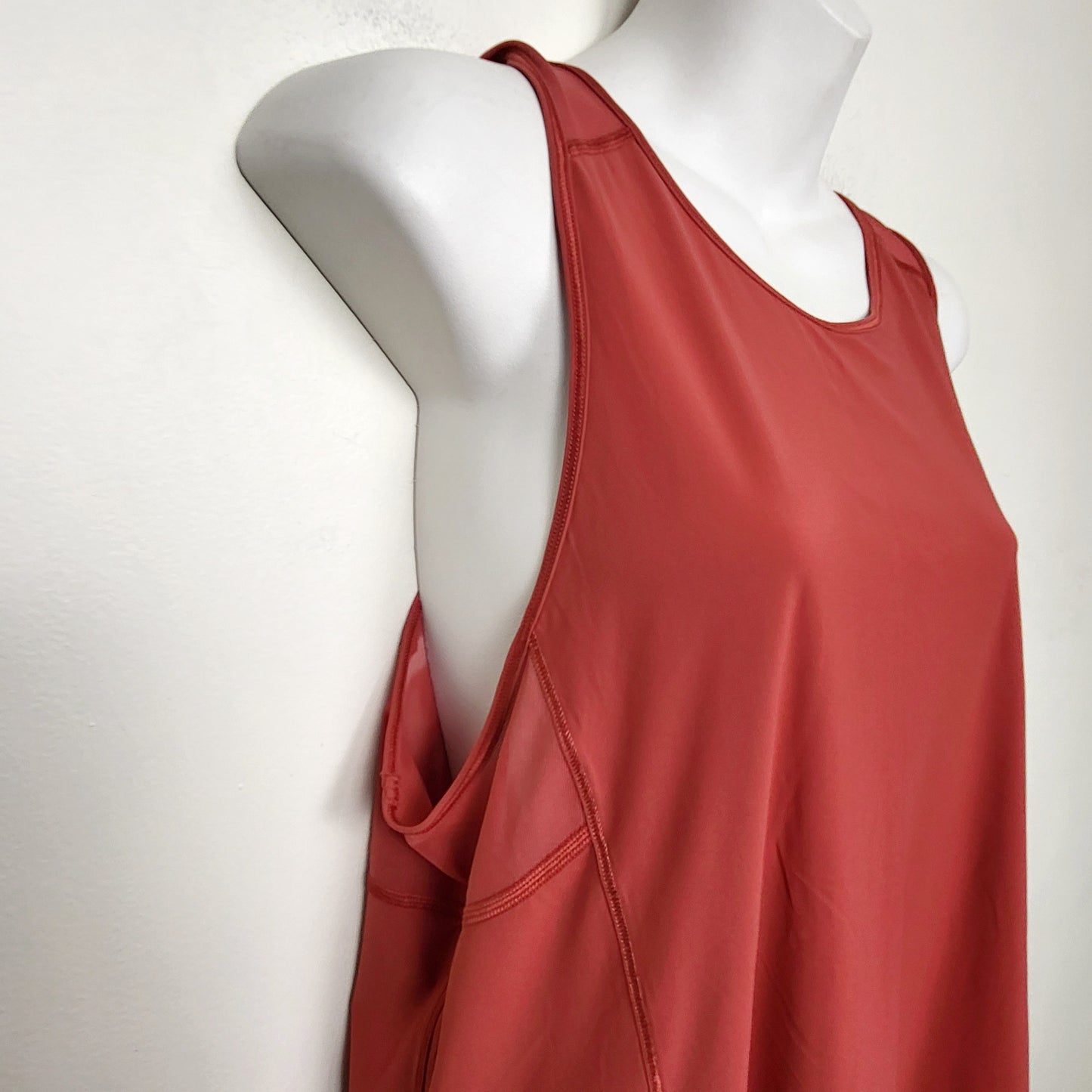 KBRD - Lululemon red tank top. Sizes like a small 🍁