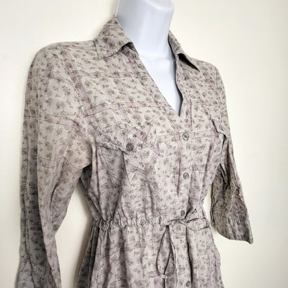 CSAL1 - Smart Set grey floral print button down dress. Size small
