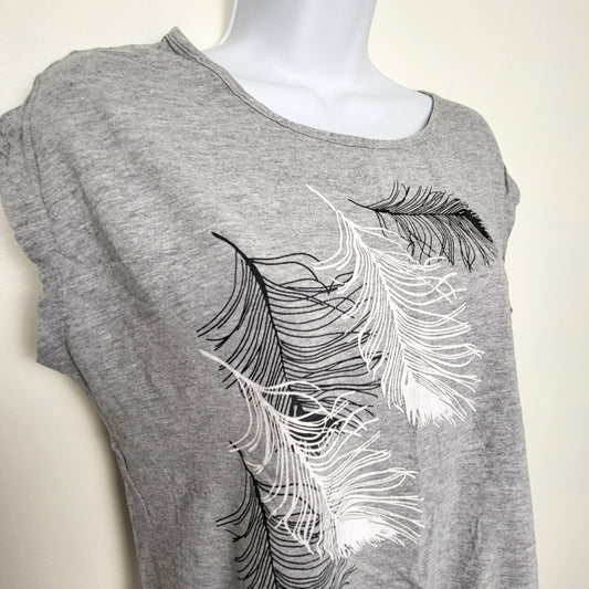 CSAL1 - Cleo grey t-shirt with feathers. Size XS