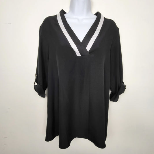 CCWD - Calvin Klein black and white v-neck blouse. Size large