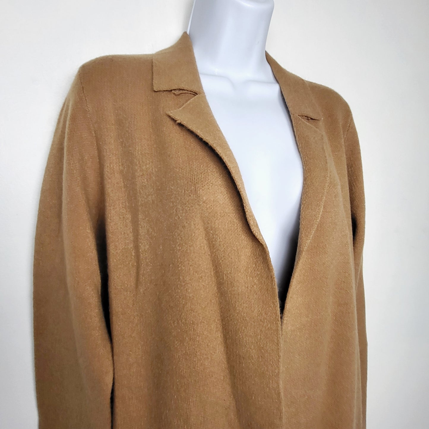 LHEP1 - NEW - Vero Moda tan "Coatigan". Size large