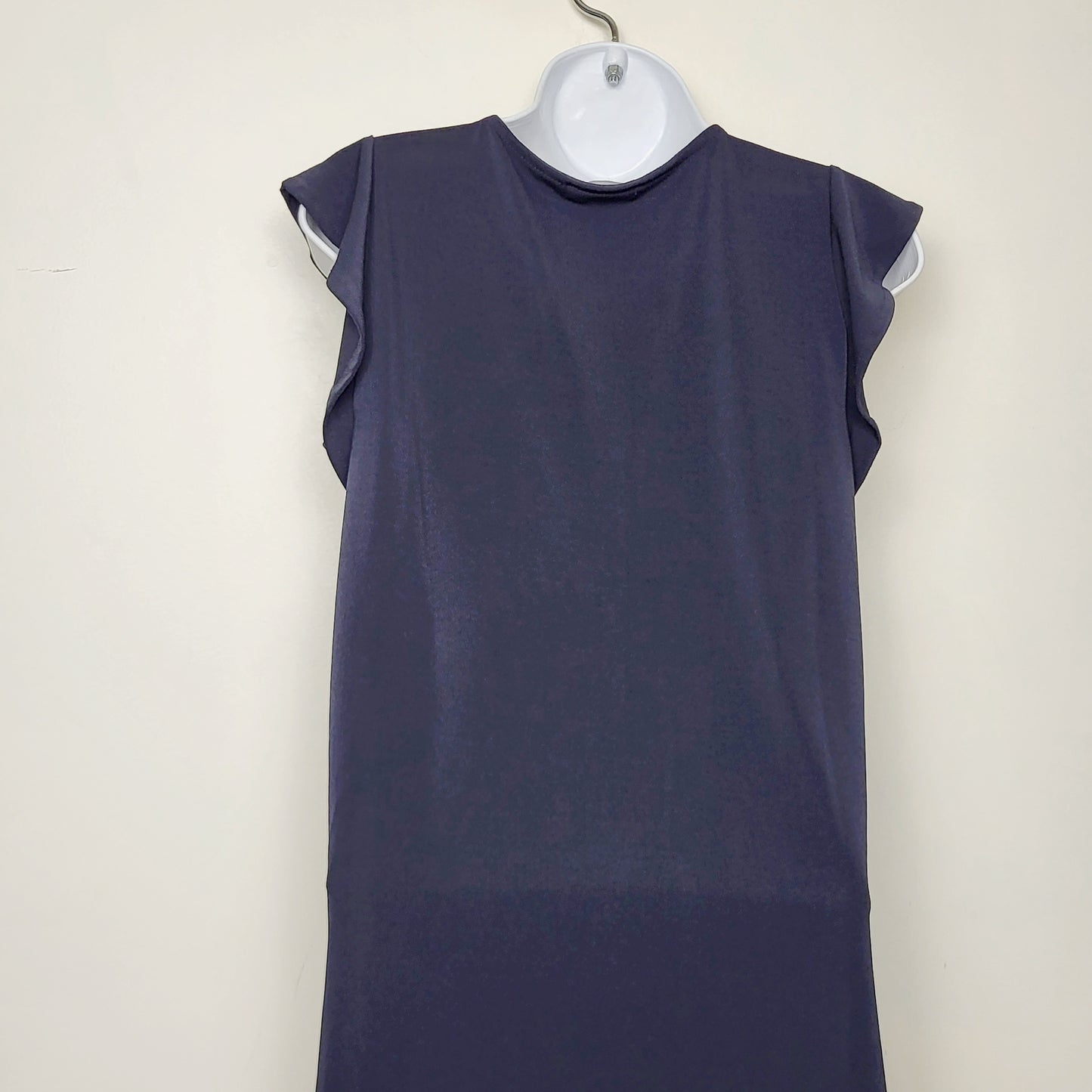 MFTZ2 - RW and Co. navy top with keyhole opening. Size small