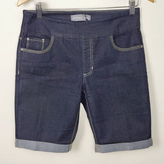 JUDR1 - Reitmans dark wash stretchy jegging style shorts. Size 8 Petite