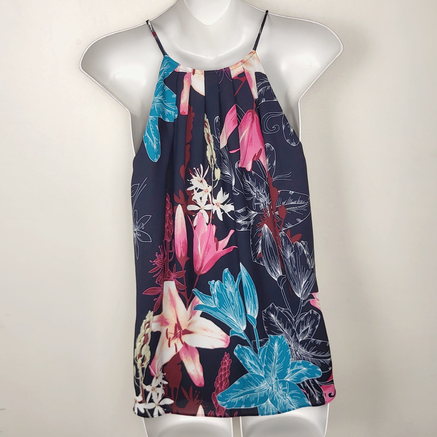 JUDR1 - RW and Co. navy floral print sleeveless top. Size small