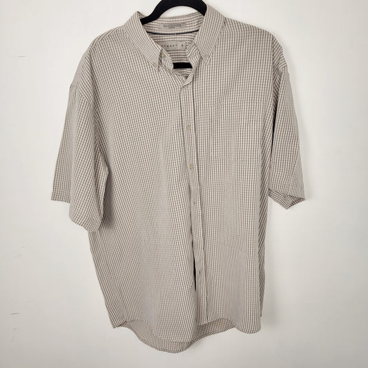 JUDR1 - Retreat beige checked short sleeved button down top. Men's size large