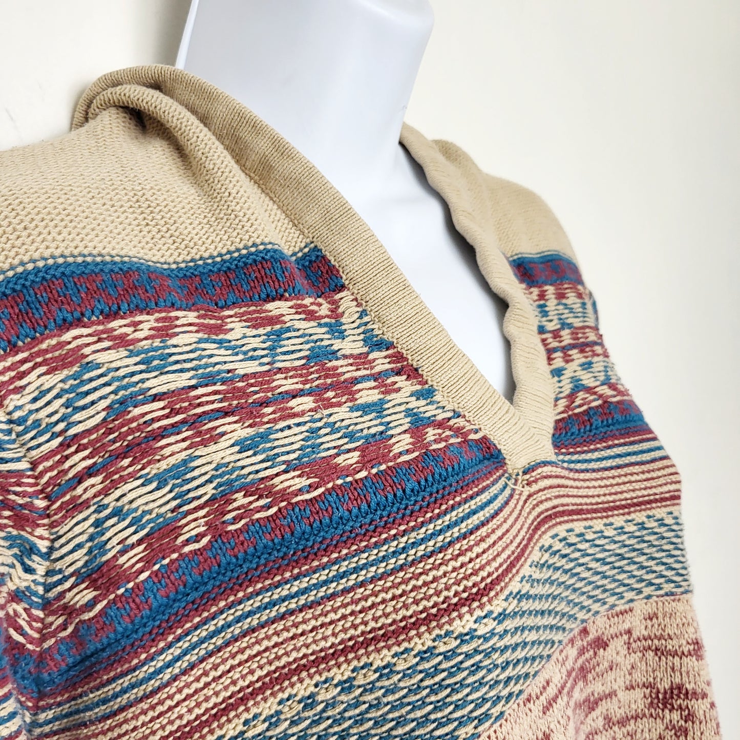 MGRR2 - Natural Reflections hooded sweater. Size medium