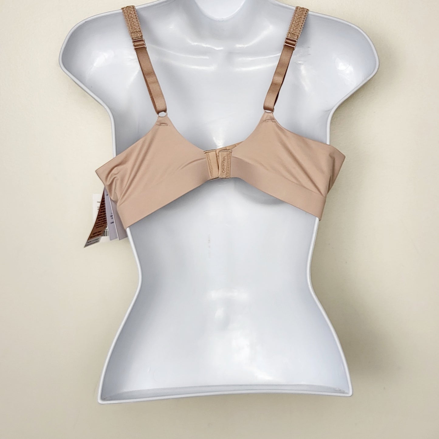 MFTZ2 - NEW - Calvin Klein "Liquid Touch" lightly padded underwire bra. Size 36C