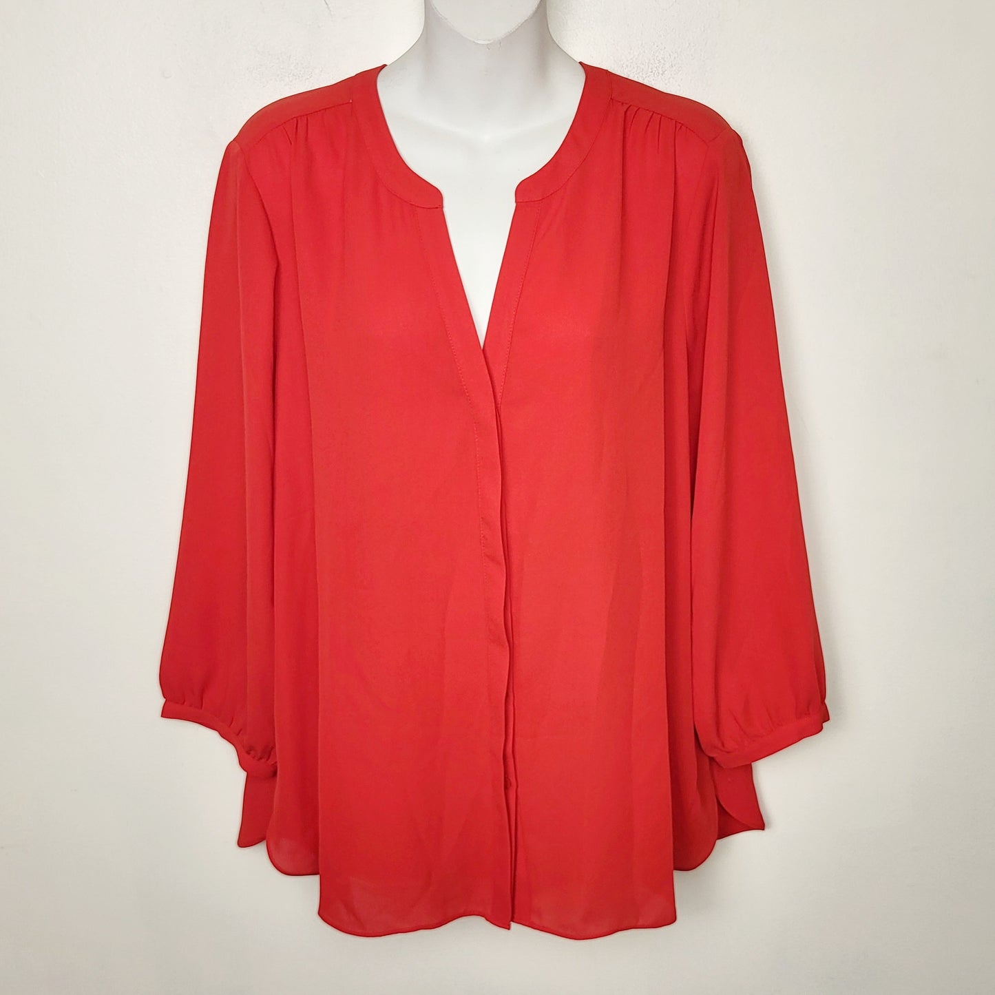 MFTZ2 - NEW - NYDJ strawberry coloured pintuck blouse. Size large