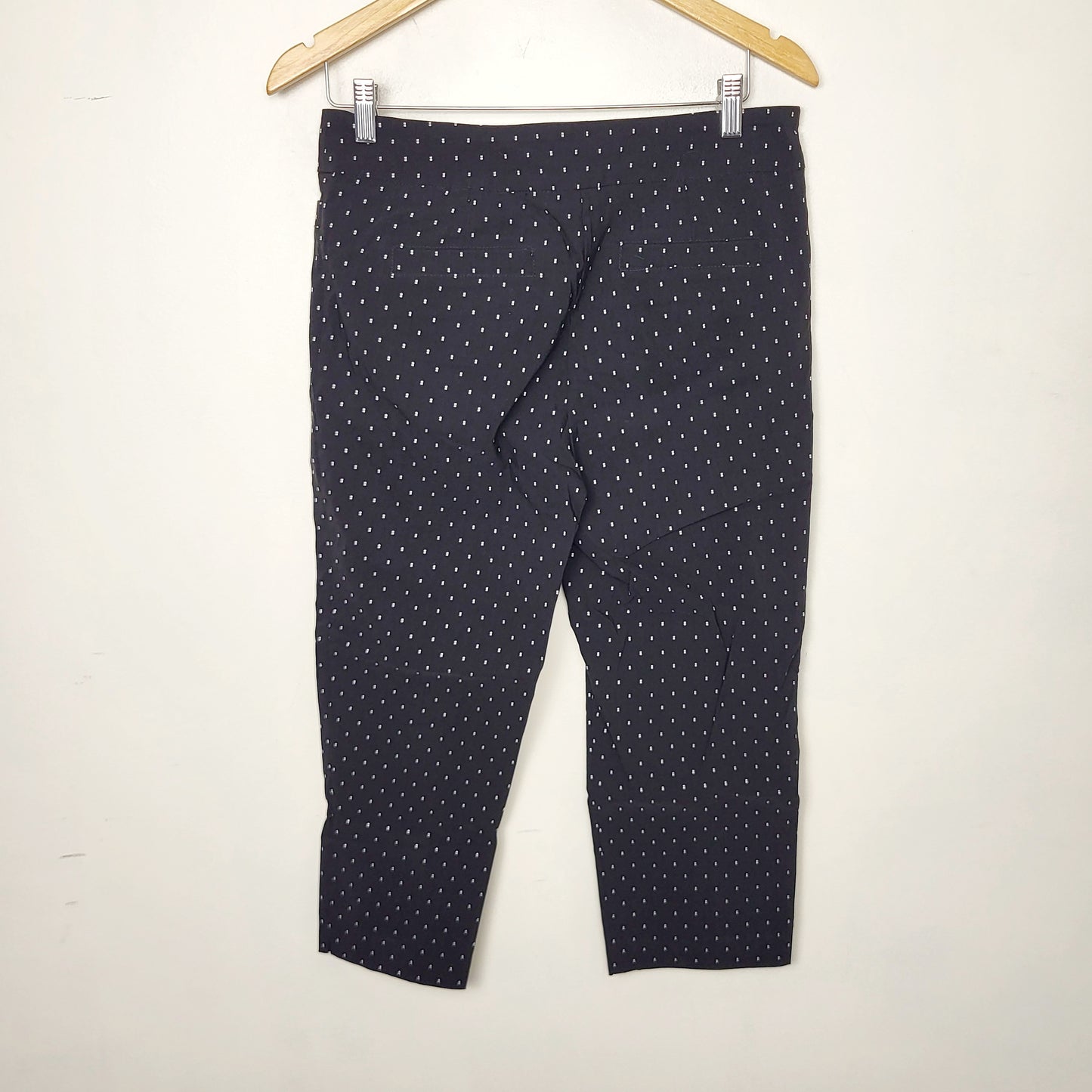 MFTZ2 - NEW - Zac and Rachel black and white patterned cropped elastic waist trousers. Size 10