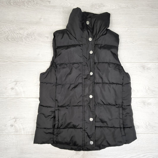 JUDM3 - Old Navy black fleece lined puffer vest. Men's size medium