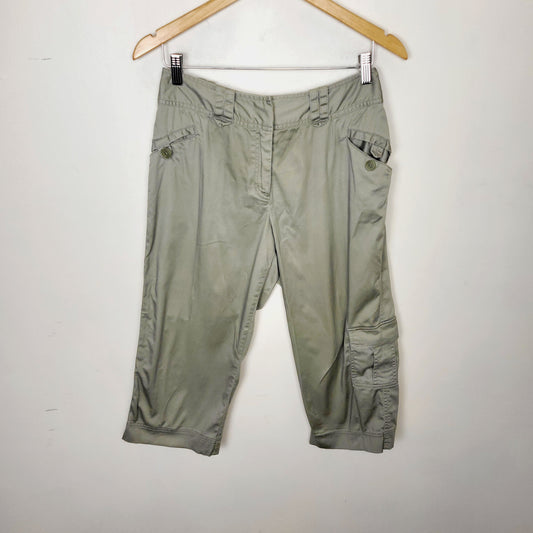 AMRO1 - Cherokee green capri length cargo trousers. Size 8