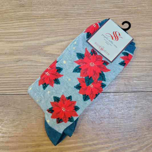 MFTZ2 - NEW - Socksmith crew socks with poinsettias. One size fits most