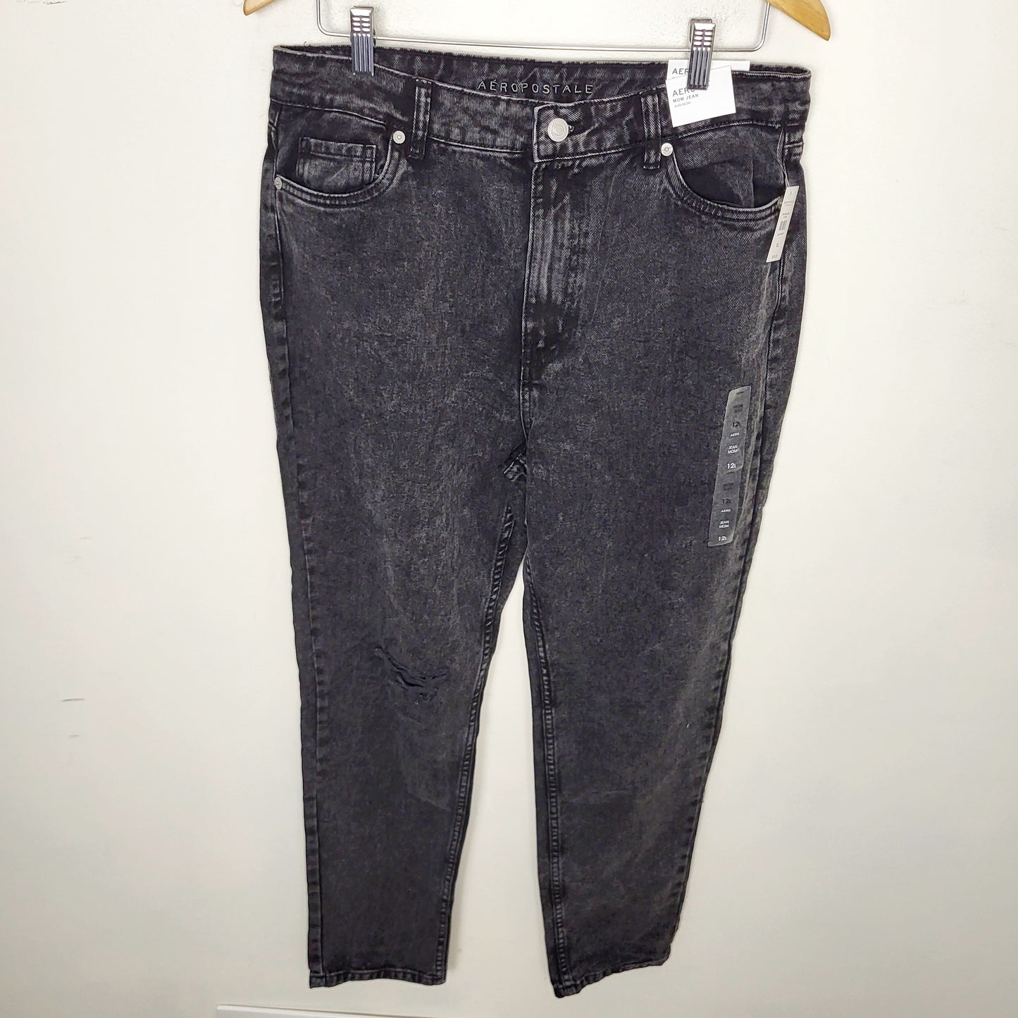 BBIN2 - NEW - Aeropostale black mom jeans. Size 12 Long