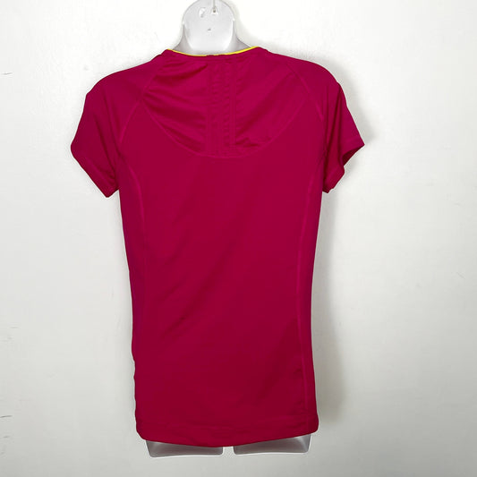 KMRY1 - Adidas dark pink active t-shirt. Size small