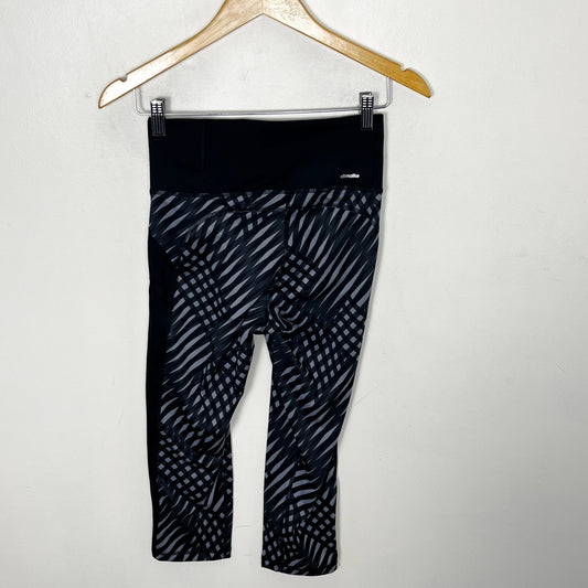 KMRY1 - Adidas black and grey patterned high-rise Climalite capri active leggings. Size small