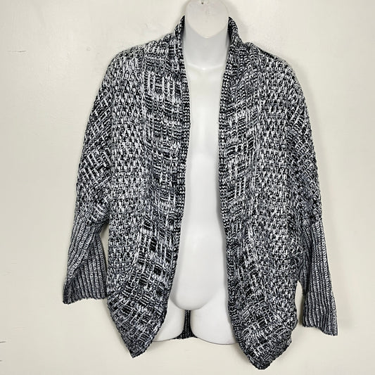 MBRS2 - Dex black and white marled cocoon style sweater. Size large