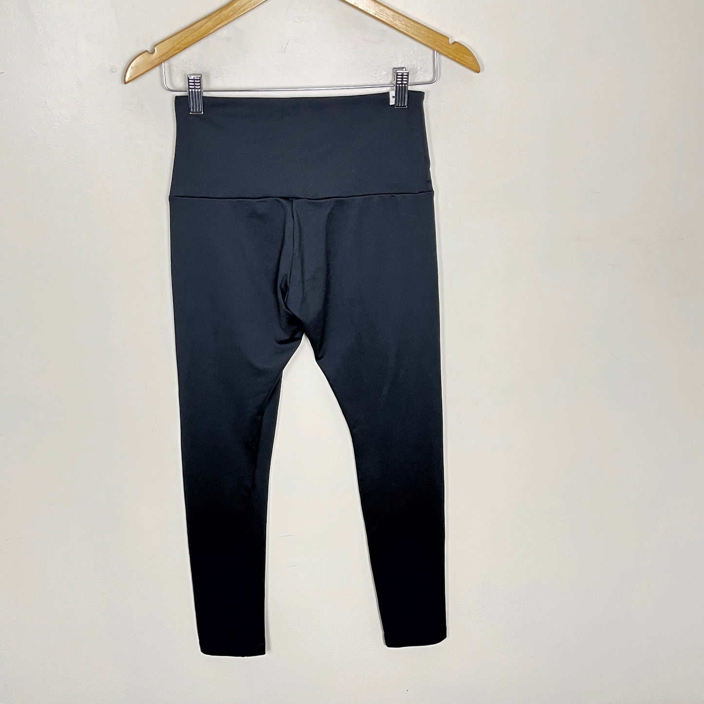 KMRY2 - Puma black active leggings. Size small