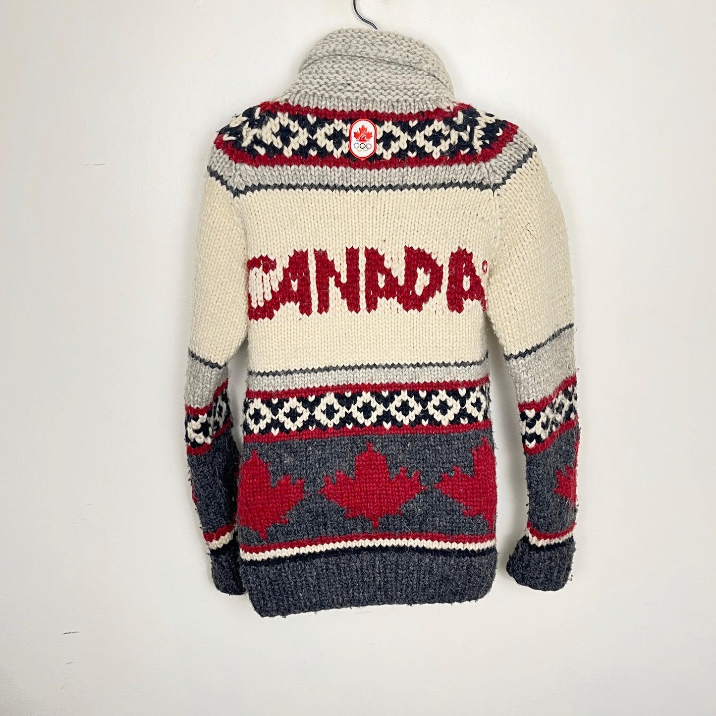 ESZ2 - Hudson's Bay Company 2010 Vancouver Olympics Elk Knit Canada Cardigan Sweater Jacket. Size XS