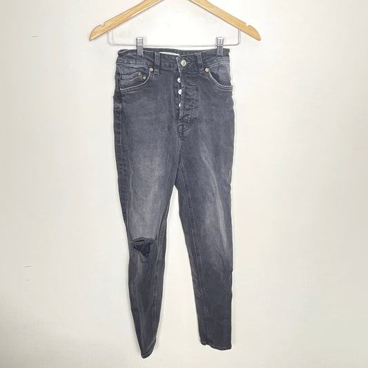ESZ2 - Free People We the Free distressed high rise button fly jeans. Size 25