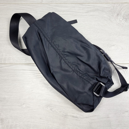 ESZ2 - Lululemon black belt bag