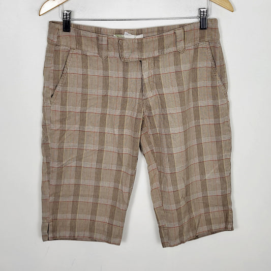 JECH1 - Billabong plaid shorts. Size 9 (Medium)