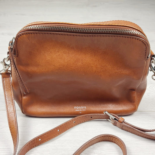 CFTZ2 - Fossil brown leather Syndey mini crossbody bag.