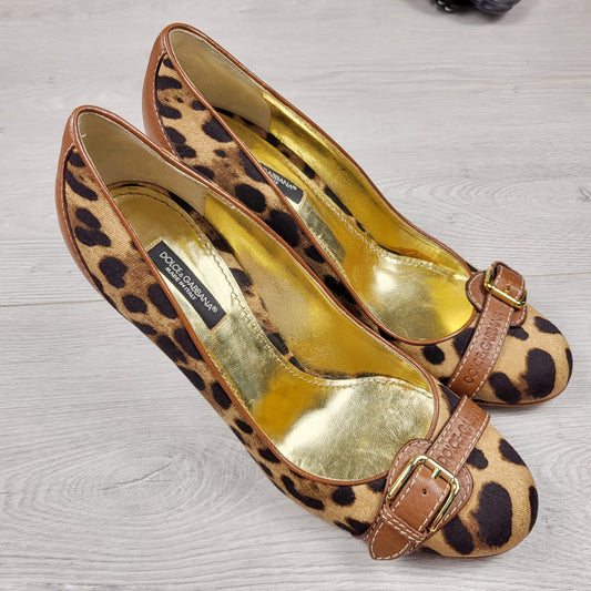 CKLB1 - Authentic Dolce & Gabbana leopard print pumps. Size 37.5 (ladies size 7)