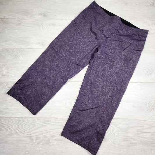 AGLL1 - Kirkland purple pattered cropped yoga pants. Size large