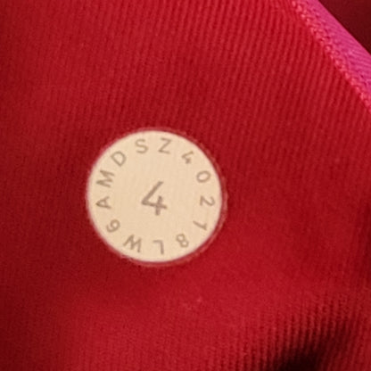 MVLK1 - Lululemon Ruby Red Time To Sweat Crop Leggings. Size 4. 🍁