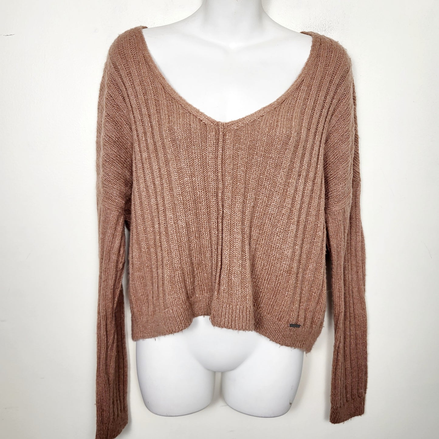MVLK1 - Abercrombie & Fitch pinky-brown loose fit rib knit v-neck sweater. Size small