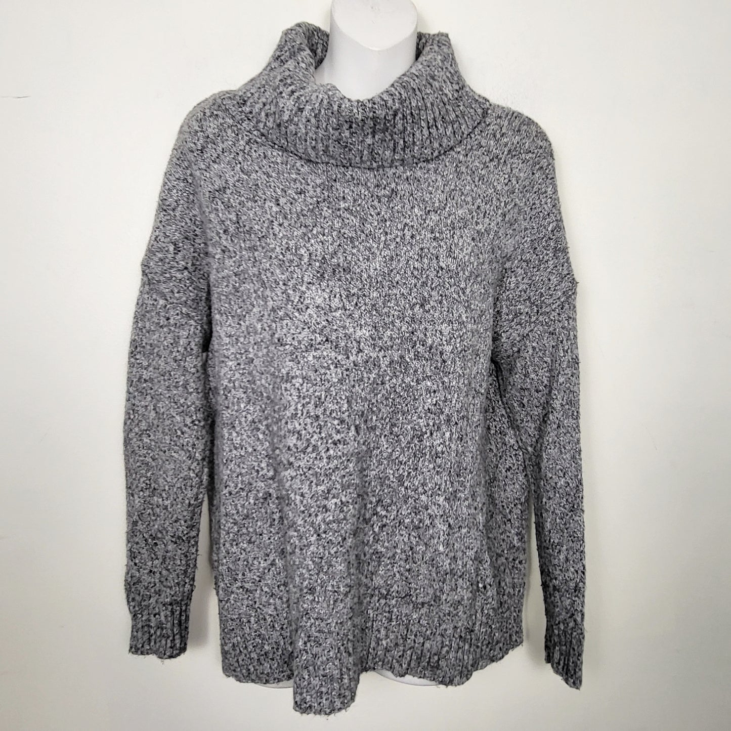 MVLK1 - Old Navy grey cowl neck sweater. Size small