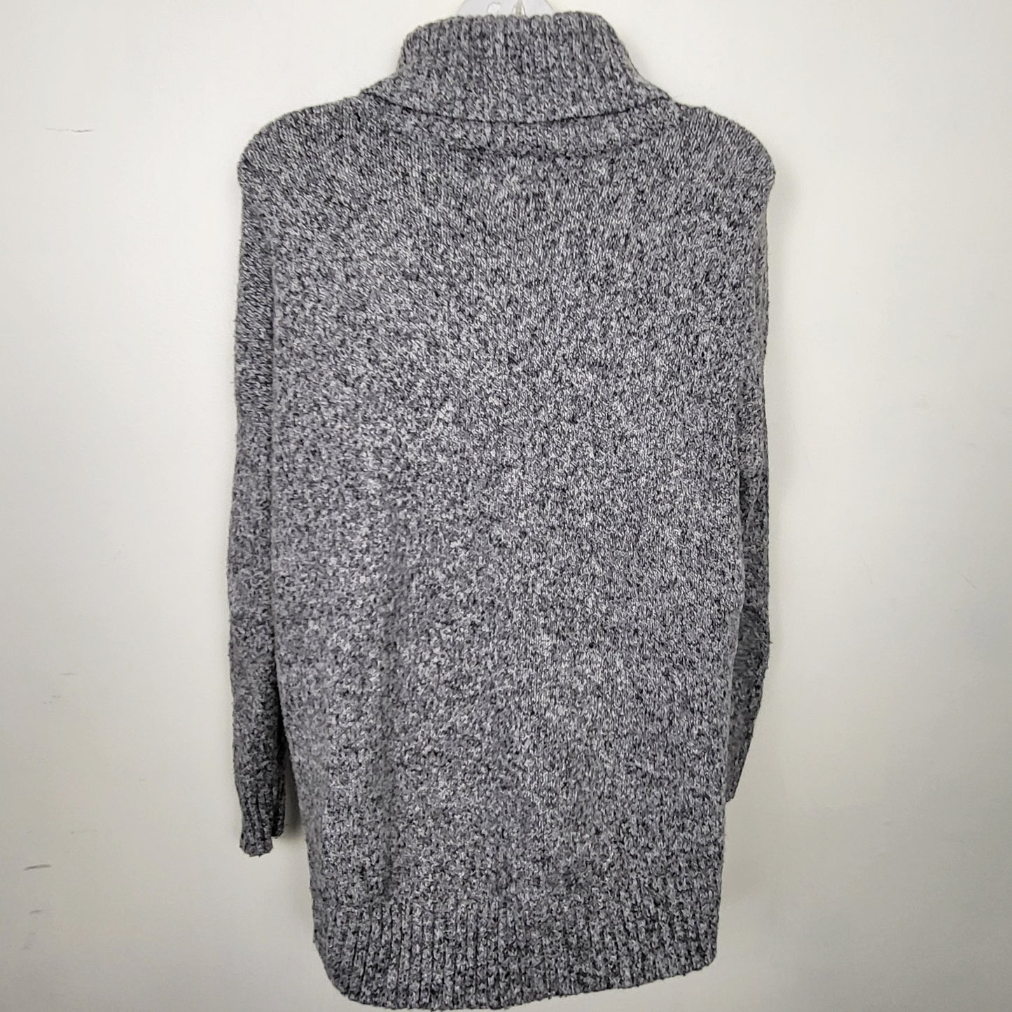 MVLK1 - Old Navy grey cowl neck sweater. Size small