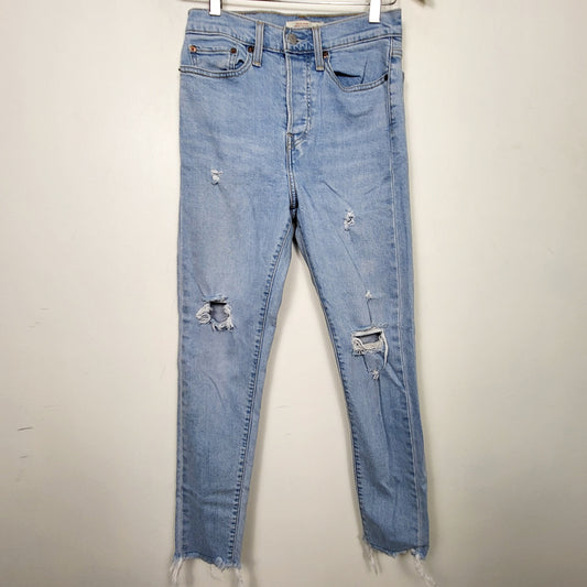 MVLK1 - Levi's distressed wedgie skinny jeans. Size 27