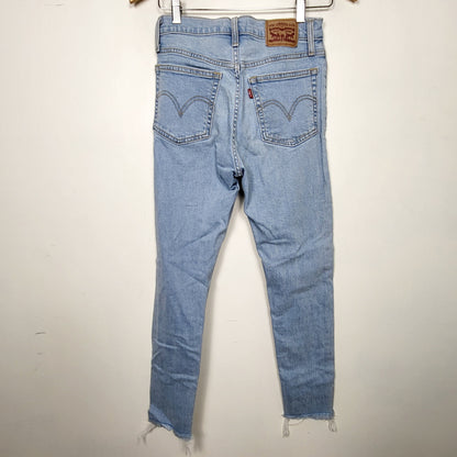 MVLK1 - Levi's distressed wedgie skinny jeans. Size 27