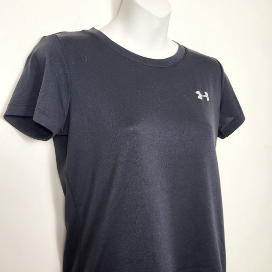 DZAV1 - Under Armour black loose fit heat gear t-shirt. Size XS