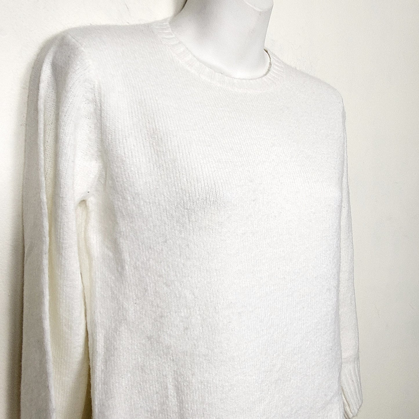 DZAV1 - Core Life cream coloured sweater. Size medium