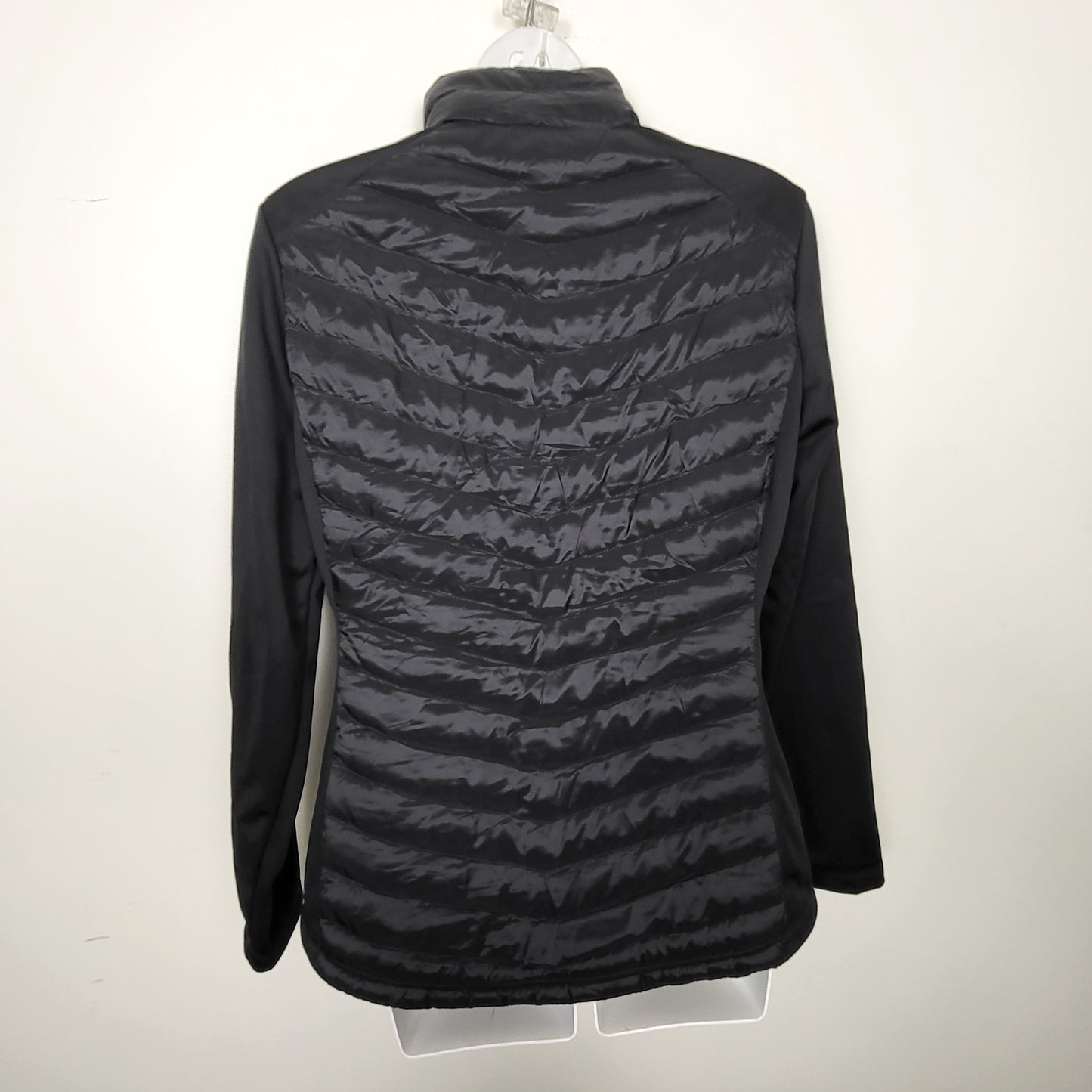 DZAV1 - 32 Degrees black quilted heatgear jacket with neoprene sleeves. Size small