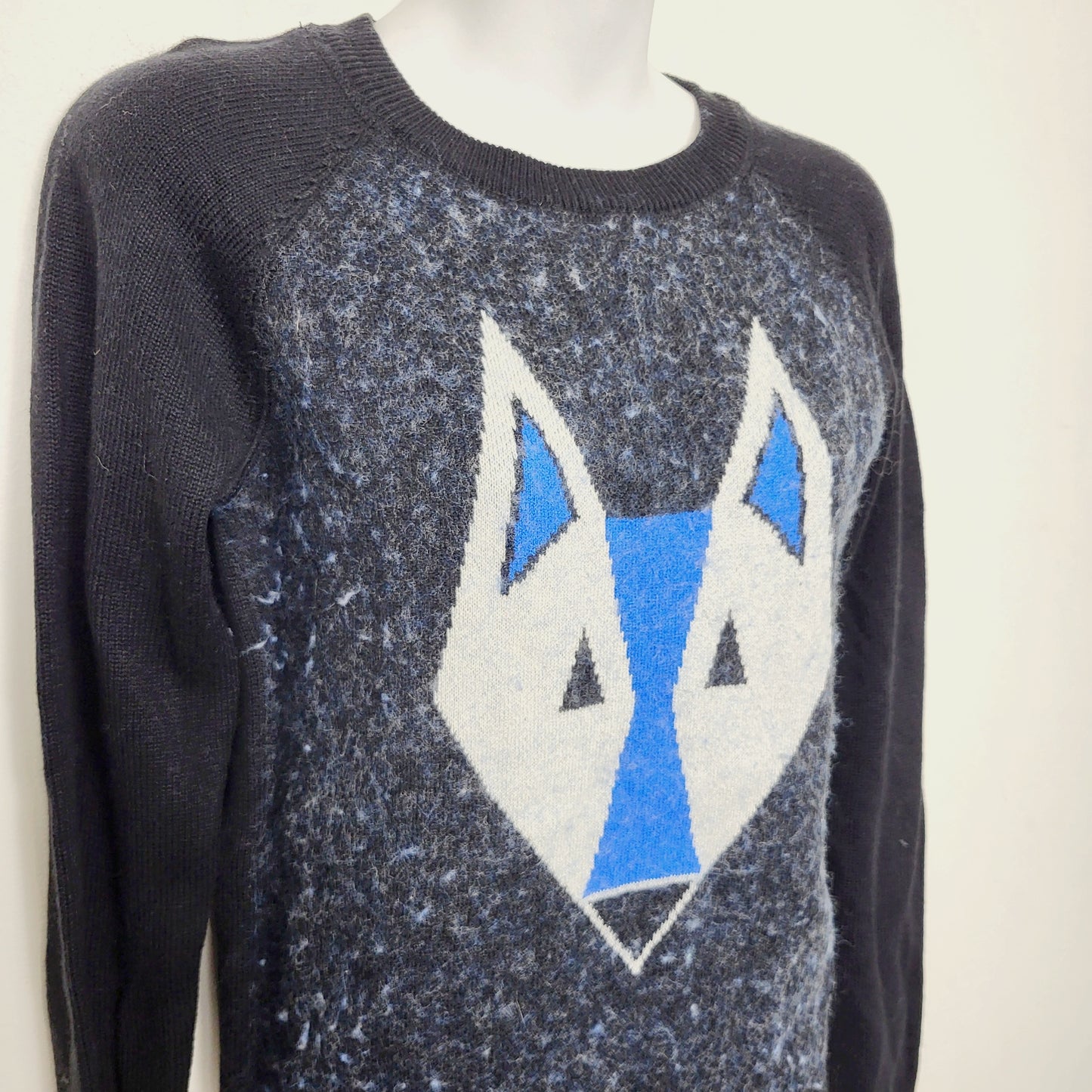 AMLE1 - Bench geometric wolf crewneck sweater. Size XS