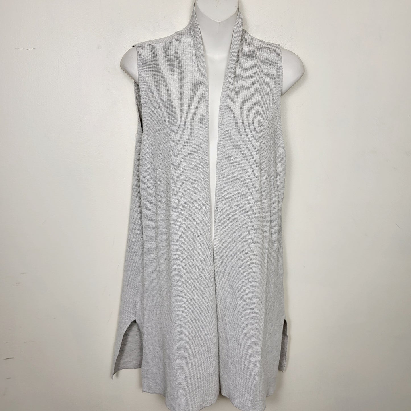 AMLE1 - Crys grey waffle knit long vest. Size medium